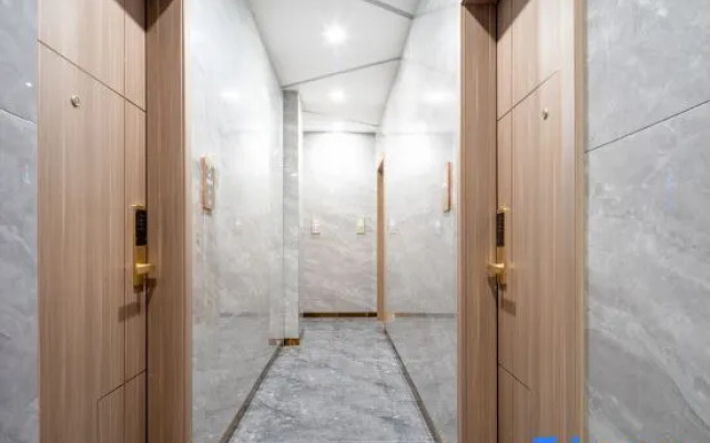 Zhirong Home Apartment  (Fuhua Road Dalang Plaza)