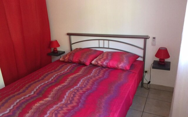 House With 2 Bedrooms in Le Diamant, With Enclosed Garden and Wifi - 1