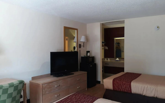 OYO Hotel Phenix City Central