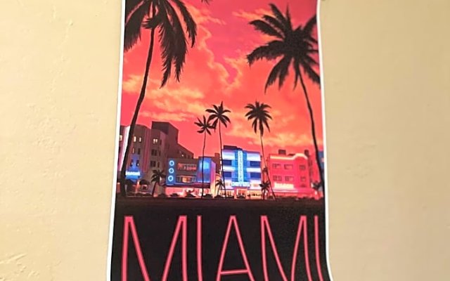 Miami Vibes Hostel-Like Shared Room