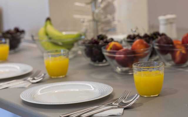 Rhodes City Center Suite