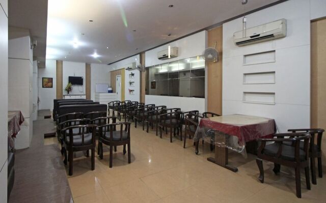 OYO 7636 Hotel Kaushalya Residency