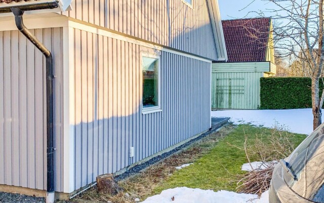 Stunning Home in Väddö With 4 Bedrooms and Wifi