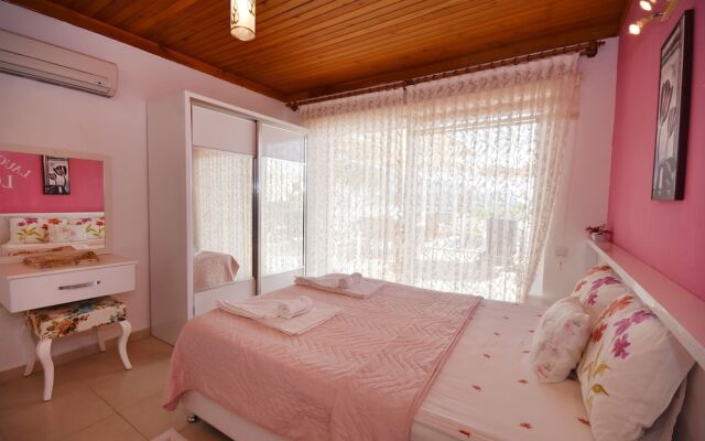 Villa Begum by Helaltatilvillari