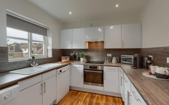 Captivating 3-bed Apartment by Gleneagles