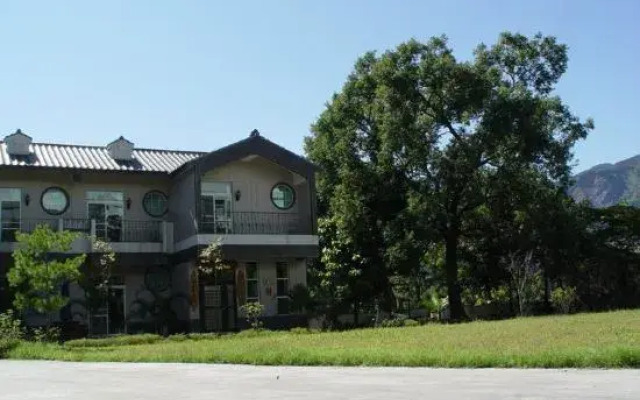 Fonglin Villa Hostel