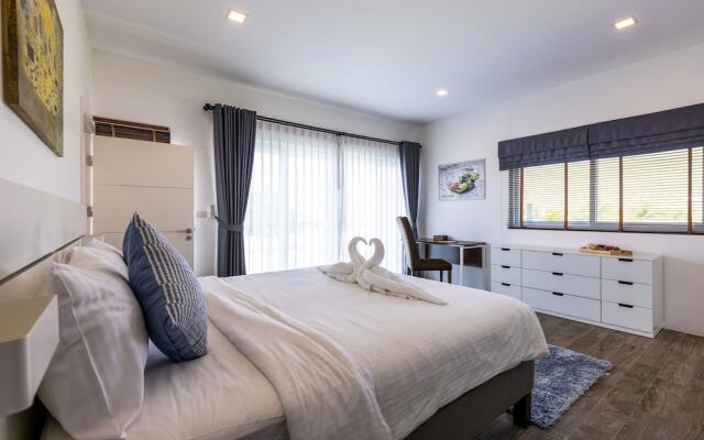 Modern 3 bedroom Pool Villa PG19