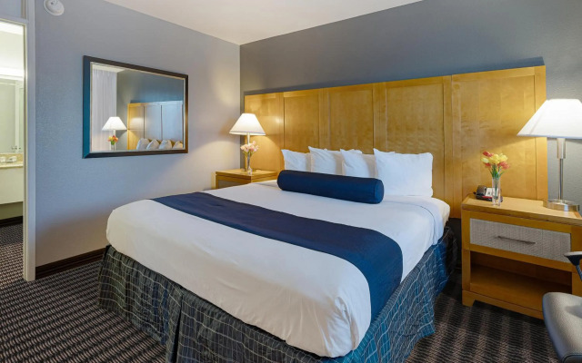 Travelodge by Wyndham Palm Springs