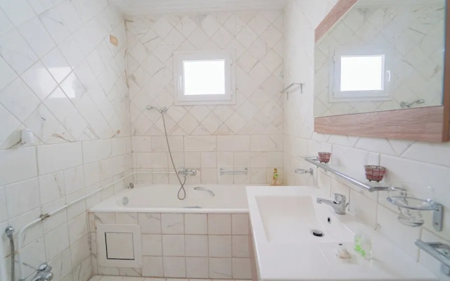 Infinity View Spacious 3 bd With Lake View