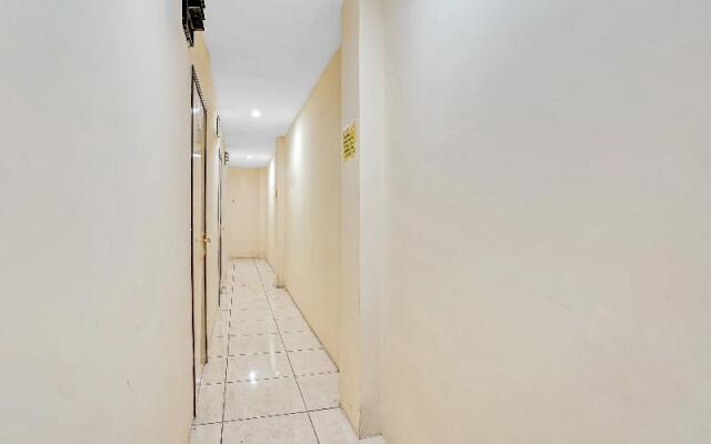 SPOT ON 90148 Gosepa Mayjend Sungkono