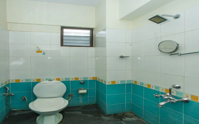 OYO 18762 Vaishnavi Residency