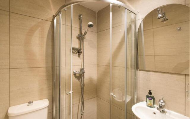 GB Suites - Triplex Apartment