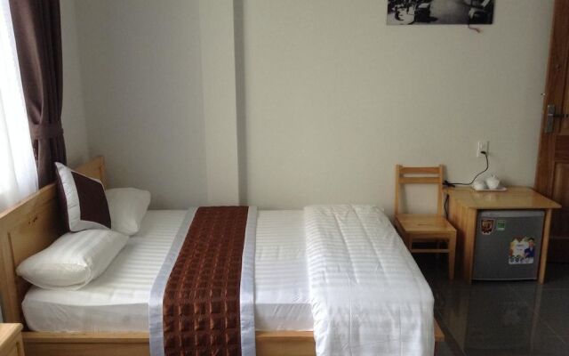 Mr Rot's Secret Hotel
