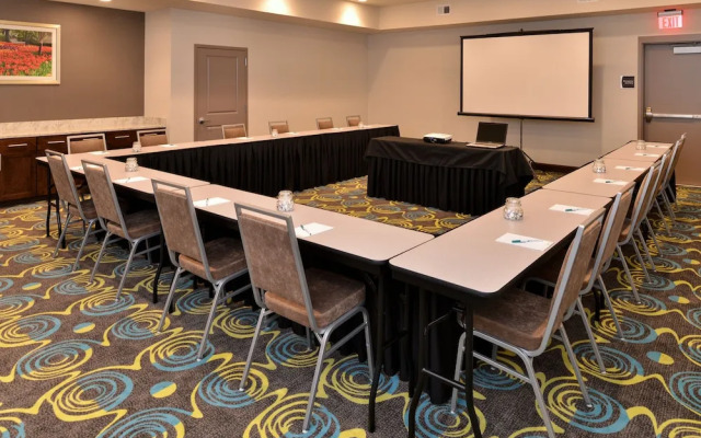 Homewood Suites by Hilton Cincinnati Mason