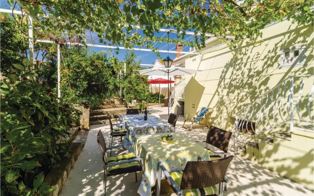 Three-Bedroom Apartment in Zaton Veliki