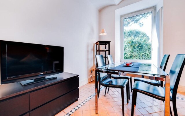 Amazing Flat for 6 People Close to Colosseum