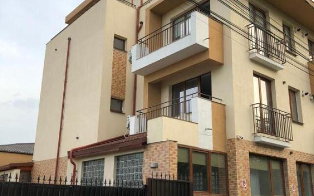 Orange Apartment-Brilliant Apartments