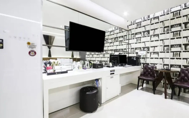 Hanam 1st Business Hotel