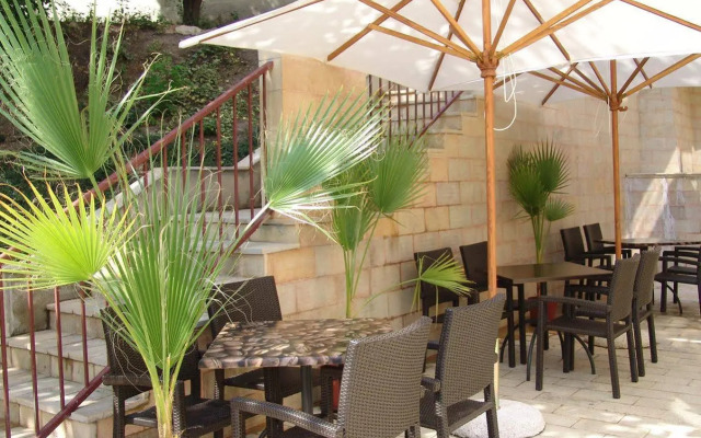 Valeo Hotel