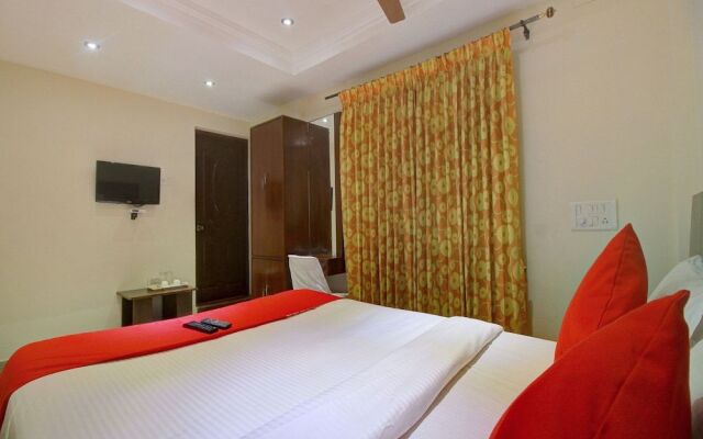 OYO 12941 Hotel Forest Transit