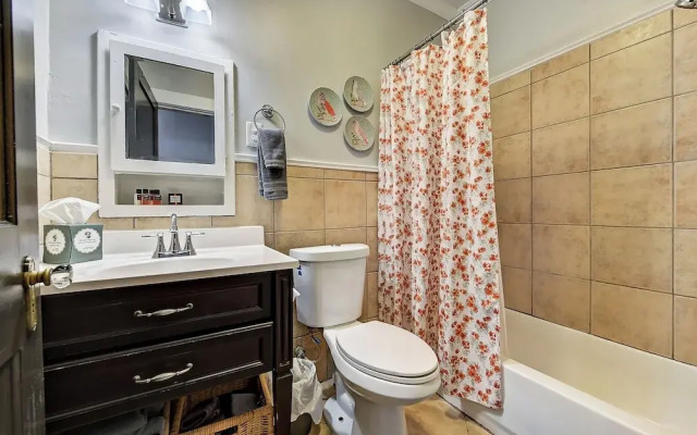 The Home Collection - 800 Magnolia