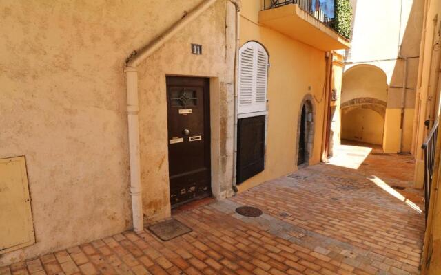 1 bedroom Suquet, 6 min from the Palais, balcony city & port view 220