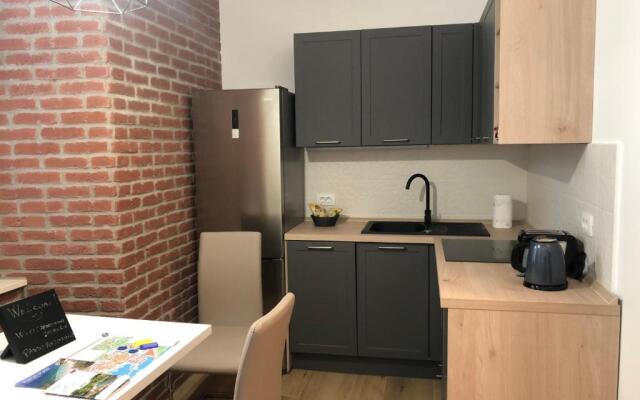 Tony's Apartments