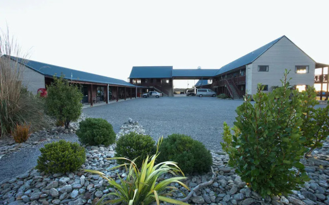 Haast River Top 10 Holiday Park