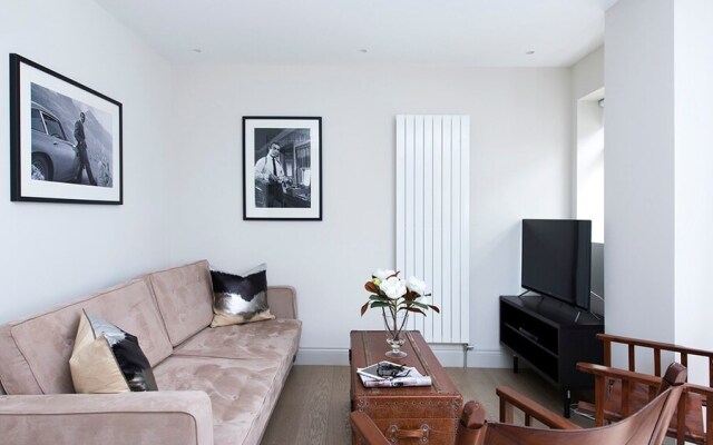 Lovely 2BR flat in West London