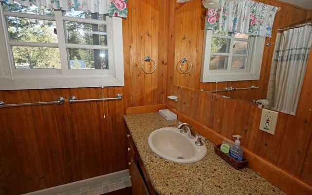 3664 Birch Avenue Cabin