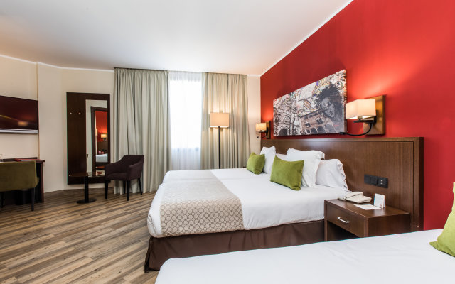 Отель Leonardo Hotel Barcelona Gran Via