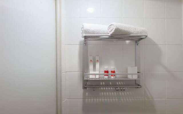 Modern Studio Apartment 27 On Top Of Green Pramuka Mall