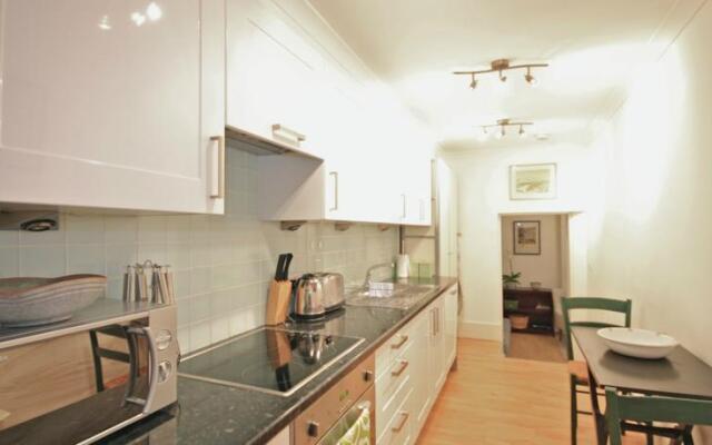 FG Property - Chelsea, Chelsea Embankment, Flat 9