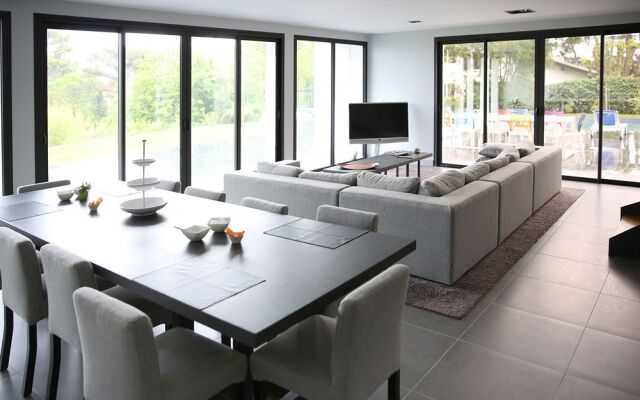 Villa Cenitz Lafitenia Resort