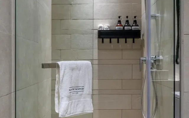 Modern Studio 10mins to Dubai Mall