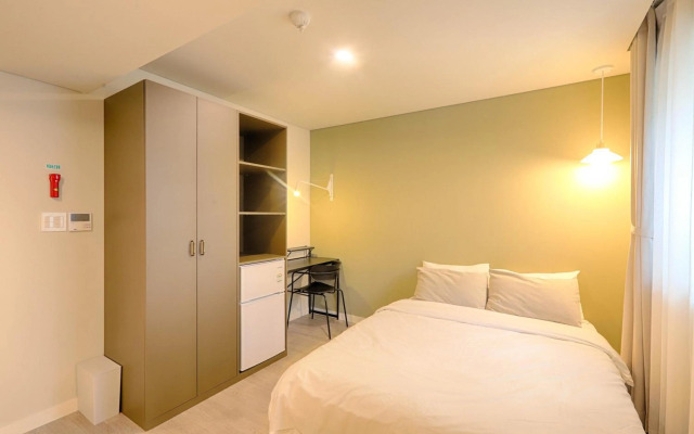 Upflo Hostel