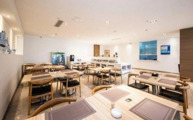 Yasheng Hotel (Taicang Port Area)