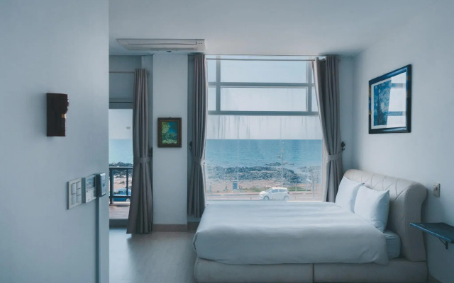 Hotel White House