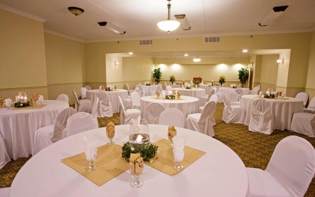 Holiday Inn Express Hotel & Suites Gananoque by IHG