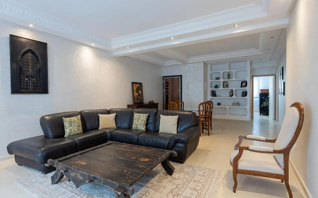 Luxury Two Bedrooms Apartment - Best Location