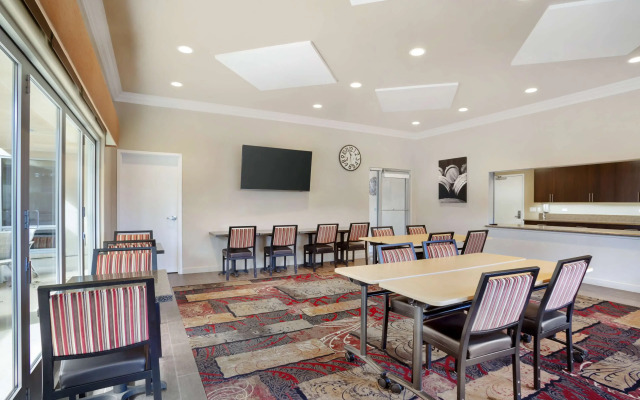 Best Western Plus Black Oak