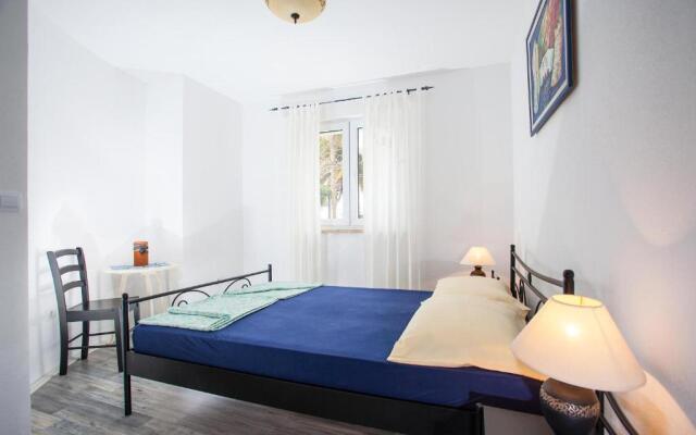 Apartmani Plana, Zaostrog