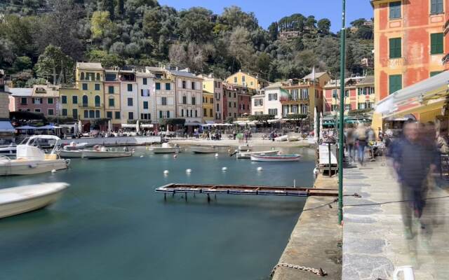 JOIVY La Finestra Sulla Piazzetta a Portofino
