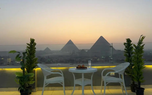 Sun Pyramids View Inn