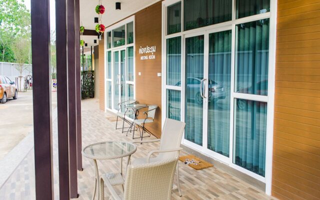 Seree Grand Resort