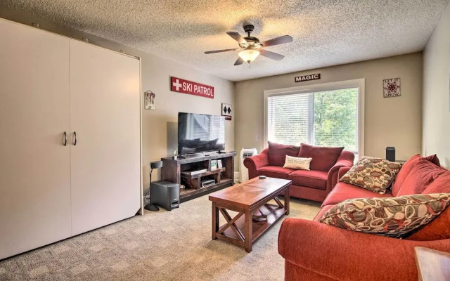 Cozy Condo w/ Magic Mountain Ski-in Access!