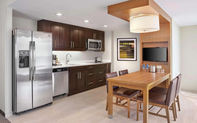 DoubleTree by Hilton Edmonton Downtown