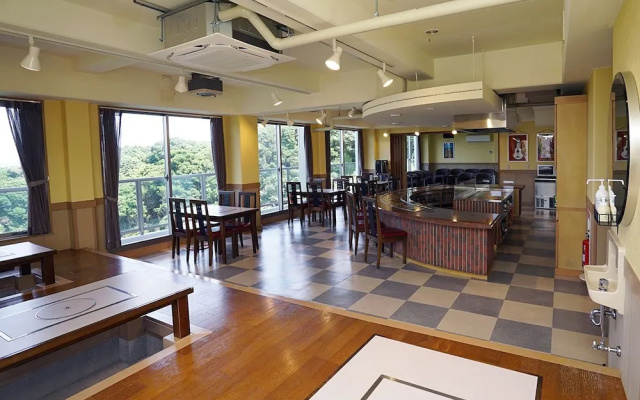 Tobi Hostel and Apartments