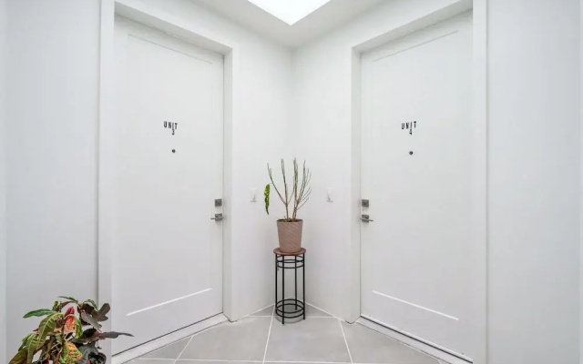 Not Affected by the Fire/modern Spacious Home With Parking & Fully Equipped Kitchen #3