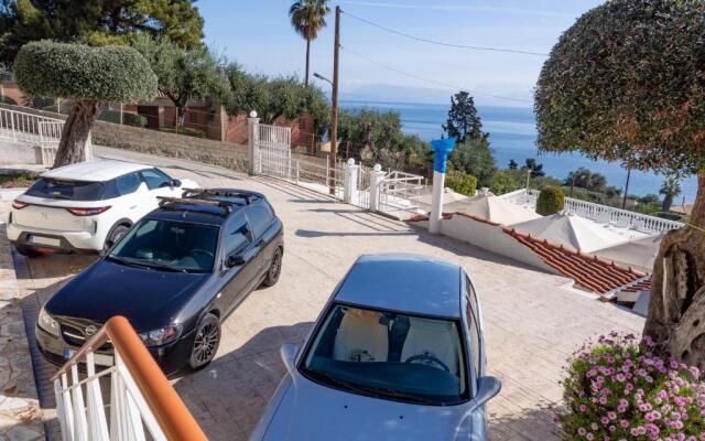 Eleni's Apartments & Studios 1